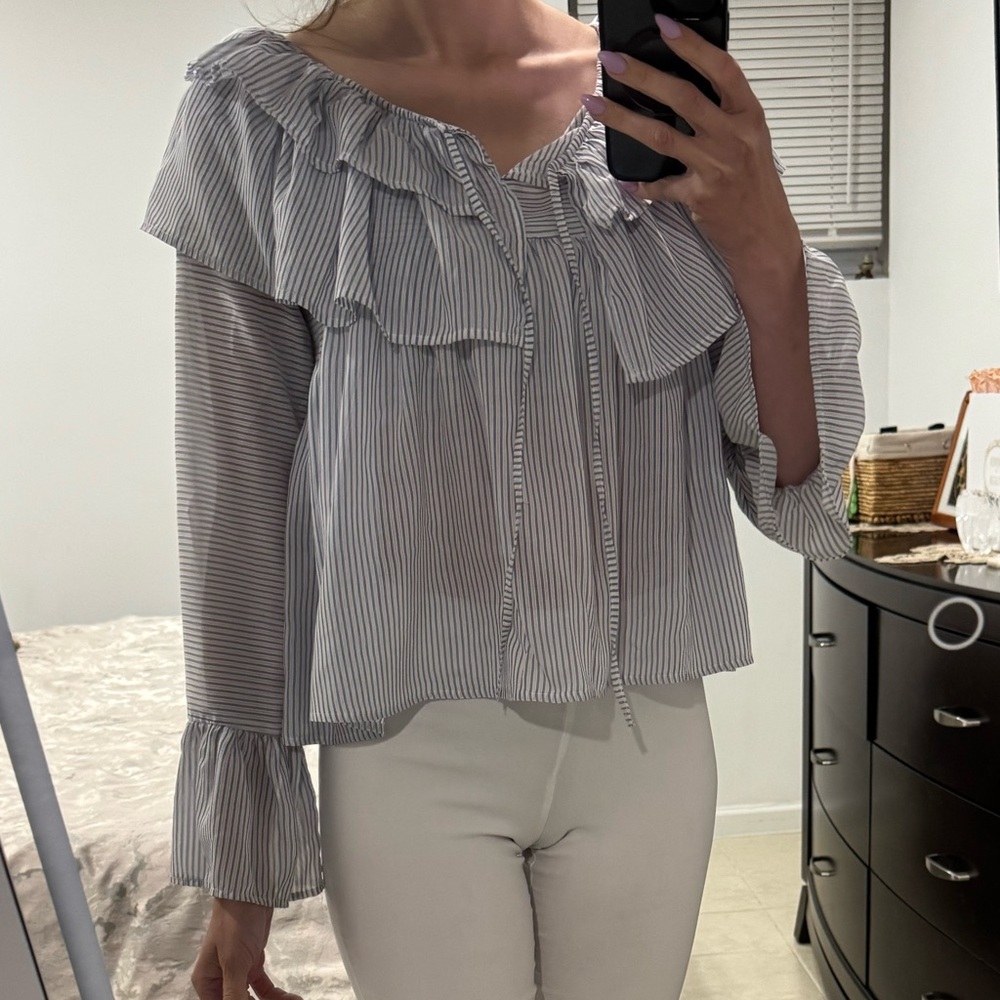 Striped Ruffle Blouse - Picture 3 of 4